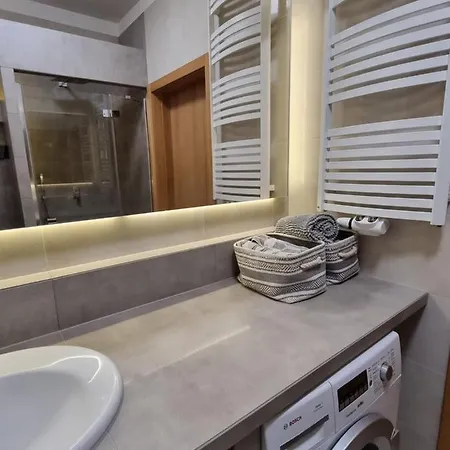 Nadmorski Dwor Garden * 格但斯克